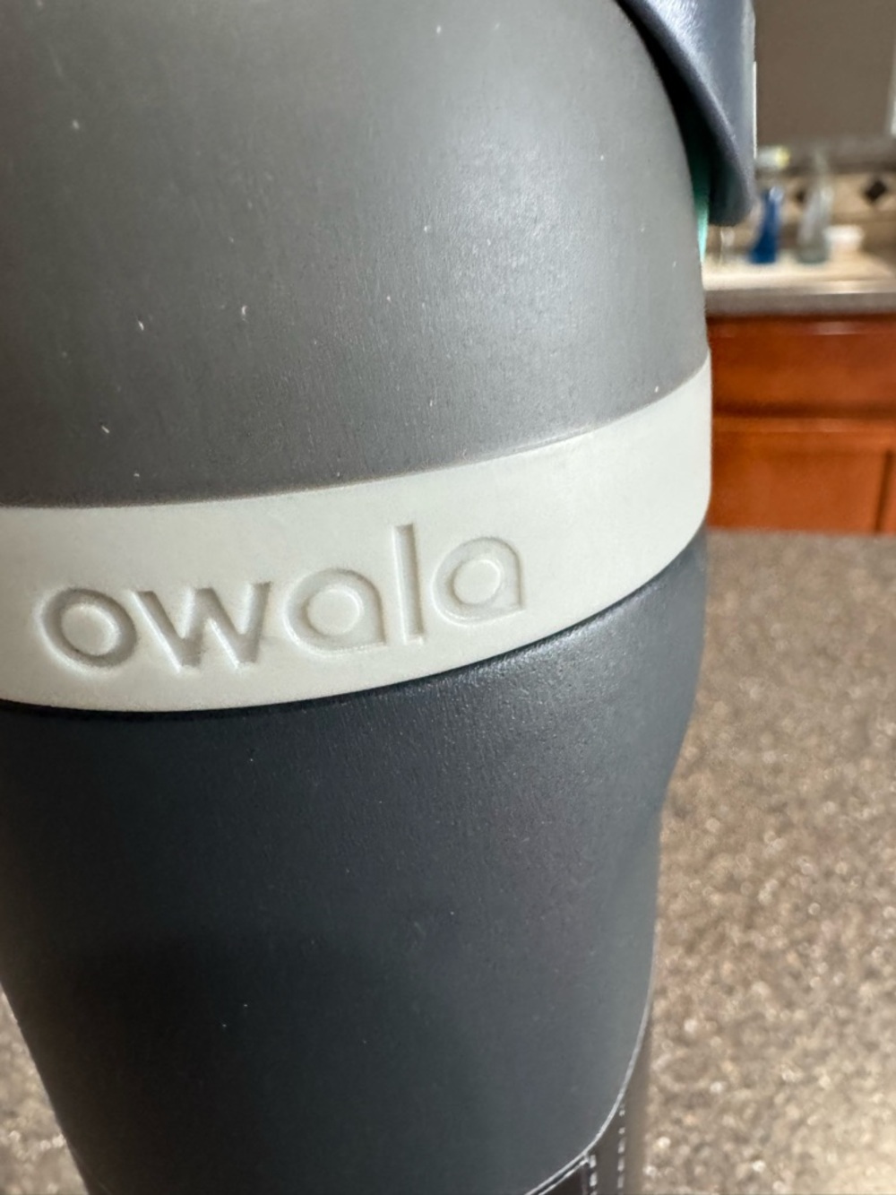 Owala FreeSip Insulated Stainless Steel Water Bottle with Straw for Sports - Picture 7 of 11